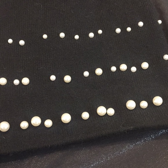 Pompom hats - Picture 8 of 8